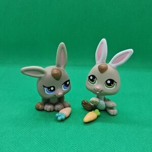 LPS Rabbits #1334 & #1332 w/carrots